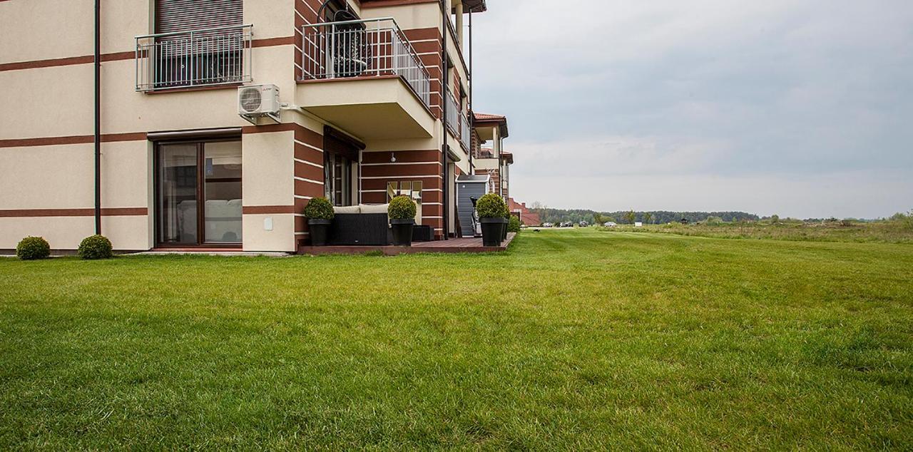 Golf Apartament W Sobieniach Sobienie Jeziory Экстерьер фото